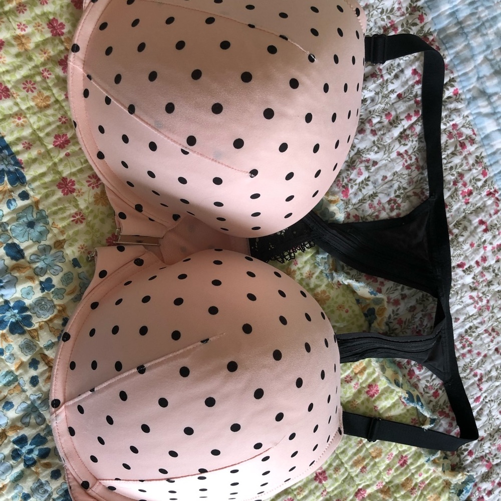 Lane Bryant cacique bra size 44DD, front hook.